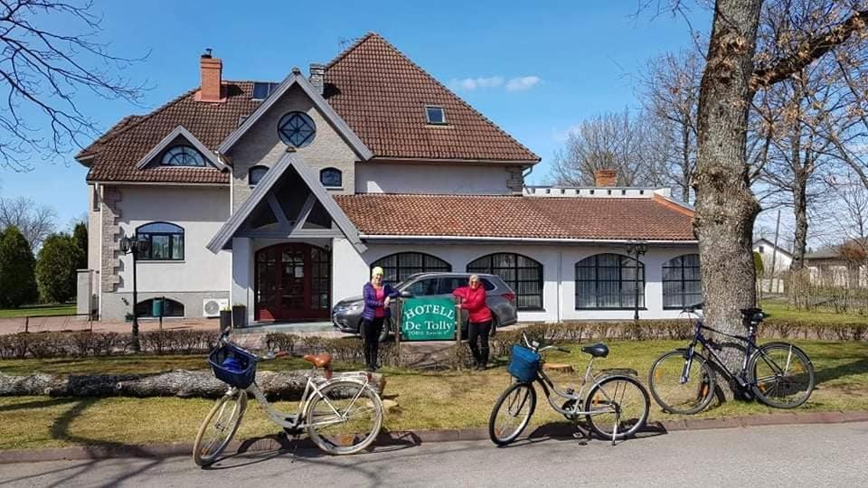 Hotell De Tolly Tõrve Exteriör bild
